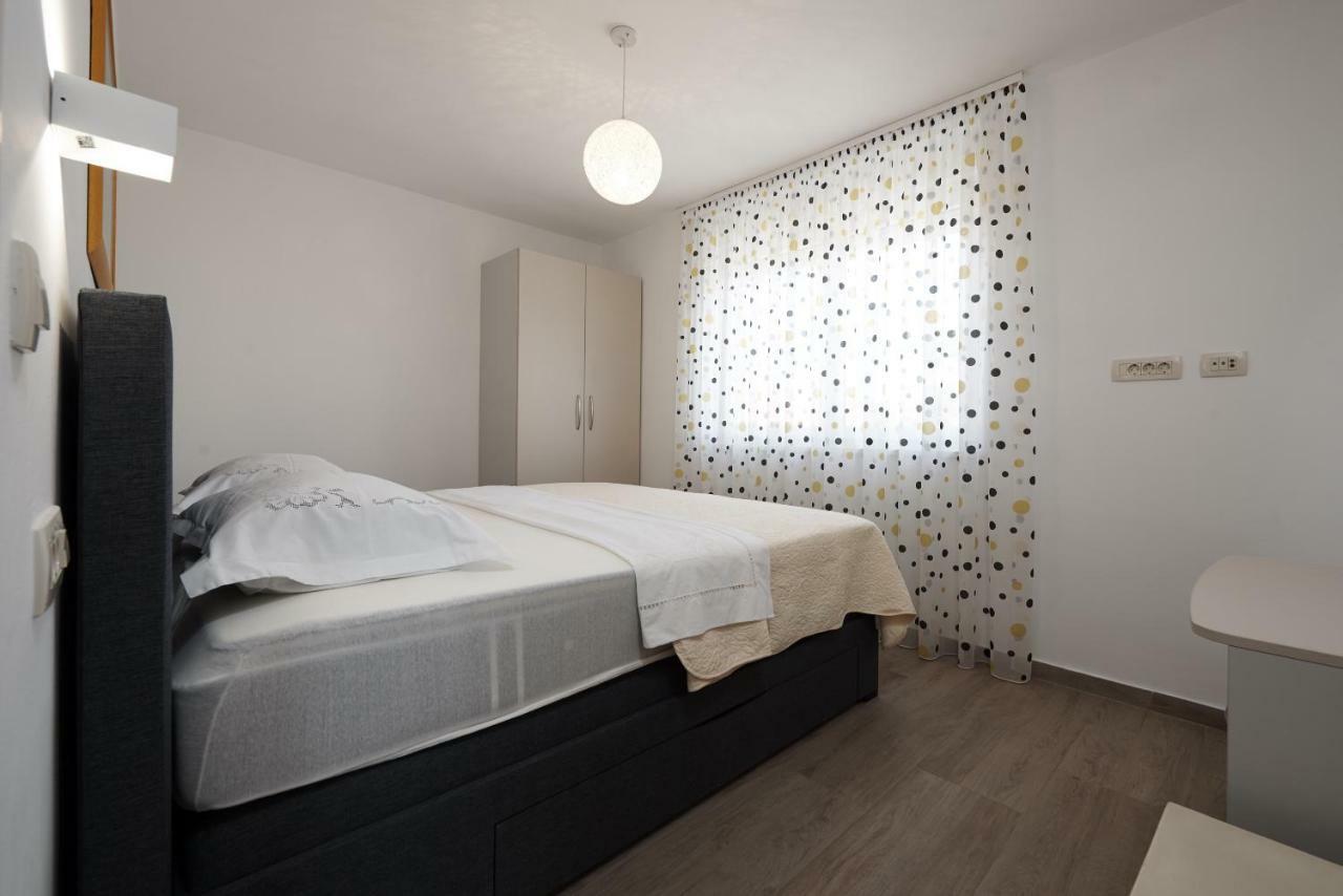 Sunny Side Apartment Trogir Exterior photo