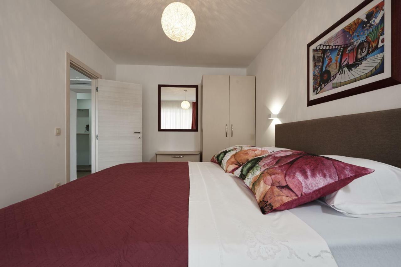 Sunny Side Apartment Trogir Exterior photo